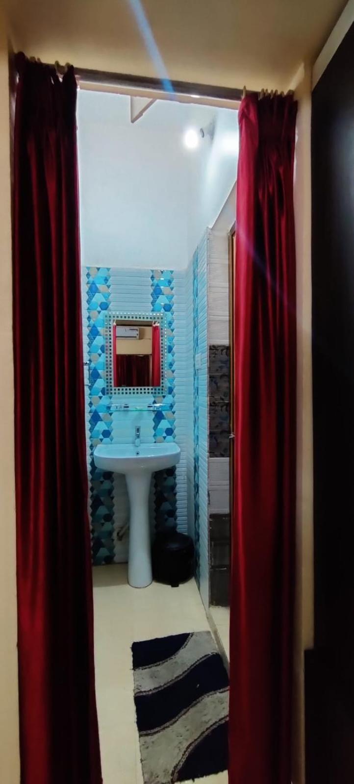 Chetan Inn Hotel Бхубанешвара Экстерьер фото