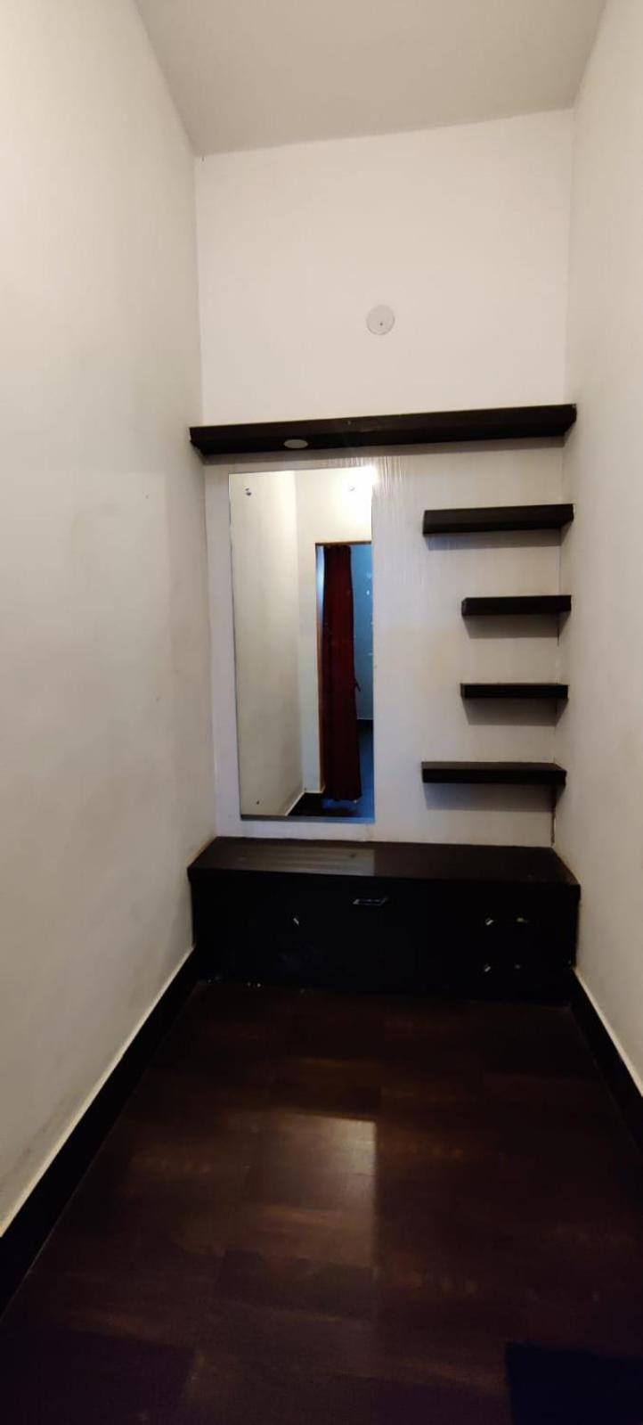 Chetan Inn Hotel Бхубанешвара Экстерьер фото